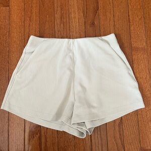 NWOT Ribbed Softstreme High-Rise Short 2" size 4